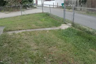 122 Carolina Ave, Chester, WV 26034 - Photo 5