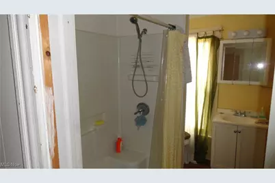 122 Carolina Avenue, Chester, WV 26034 - Photo 17