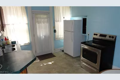 122 Carolina Avenue, Chester, WV 26034 - Photo 7