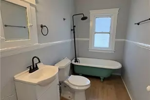 946 E 79th St, Loveland, OH 44103 - Photo 11