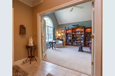 95 Nantucket Court, Bratenahl, OH 44108 - Photo 3