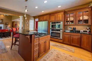 95 Nantucket Ct, Bratenahl, OH 44108 - Photo 11