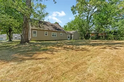 1255 Dover Avenue, Akron, OH 44320 - Photo 37