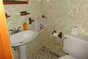 136 McHendry St, Weirton, WV 26062 - Photo 19