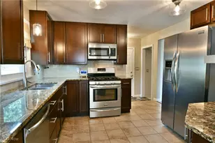 642 Oakridge Dr, Youngstown, OH 44512 - Photo 15