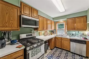 1899 Edwards Dr, Akron, OH 44306 - Photo 11