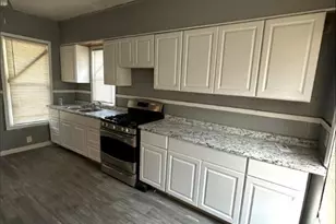 821 E 156th St, Loveland, OH 44110 - Photo 3