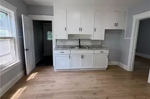 946 E 79th St, Loveland, OH 44103 - Photo 5