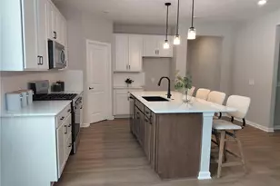 3831 Golden Wood Wy, Green, OH 44685 - Photo 3