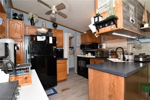 212 Gull Dr, Elyria, OH 44035 - Photo 9