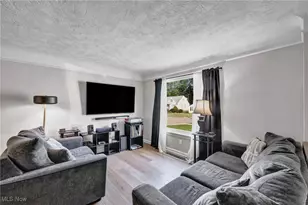 29038 Fuller Ave, Wickliffe, OH 44092 - Photo 7