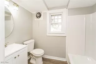 571 Crestview Ave, Akron, OH 44320 - Photo 19