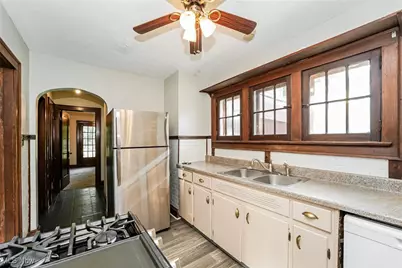 571 Crestview Avenue, Akron, OH 44320 - Photo 9