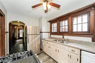 571 Crestview Ave, Akron, OH 44320 - Photo 9