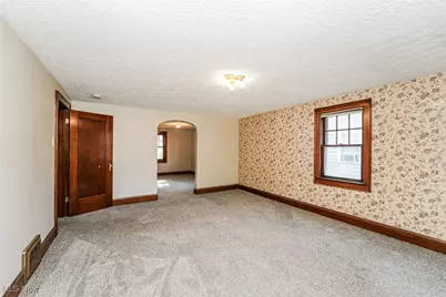 571 Crestview Avenue, Akron, OH 44320 - Photo 3