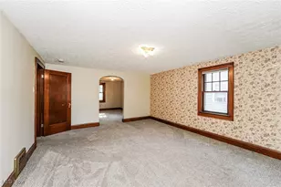 571 Crestview Ave, Akron, OH 44320 - Photo 3