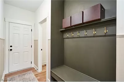 7754 Bainbridge Road, Chagrin Falls, OH 44023 - Photo 17