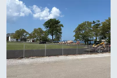 5919 Lake Road W #7, Ashtabula, OH 44004 - Photo 5