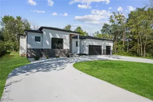 2069 Mattingly Rd, Hinckley, OH 44233 - Photo 3