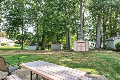 25 Lakeshore Drive, Struthers, OH 44471 - Photo 9