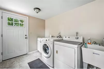 25 Lakeshore Drive, Struthers, OH 44471 - Photo 37