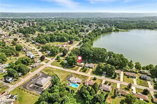 25 Lakeshore Dr, Struthers, OH 44471 - Photo 13