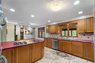 2317 Raintree St NE, Canton, OH 44705 - Photo 7