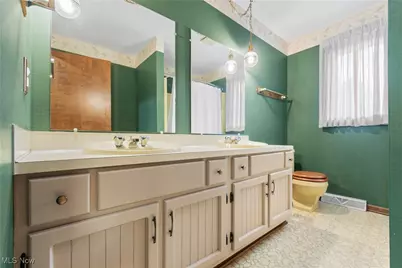 2317 Raintree Street NE, Canton, OH 44705 - Photo 31