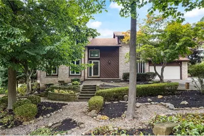 2317 Raintree Street NE, Canton, OH 44705 - Photo 1