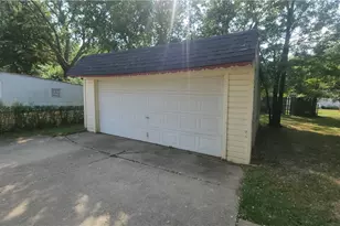 440 E 271st St, Euclid, OH 44132 - Photo 3