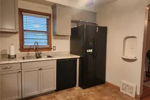 440 E 271st St, Euclid, OH 44132 - Photo 7