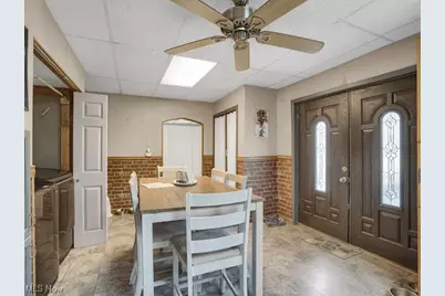 902 National Road, Bridgeport, OH 43912 - Photo 7