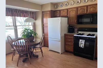 121 Oakley Green Drive, Elyria, OH 44035 - Photo 5