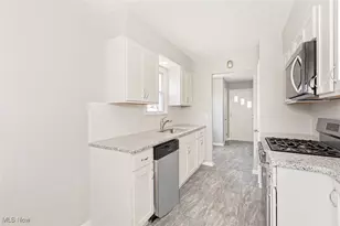 1590 Dennis Dr, Wickliffe, OH 44092 - Photo 9