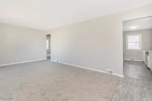 1590 Dennis Dr, Wickliffe, OH 44092 - Photo 15