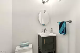 3721 Sanctuary Dr, Bath, OH 44333 - Photo 17