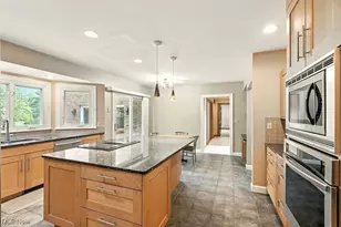 3721 Sanctuary Dr, Bath, OH 44333 - Photo 9