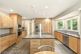 3721 Sanctuary Dr, Bath, OH 44333 - Photo 7