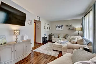 247 Kent Cir NE, New Philadelphia, OH 44663 - Photo 5