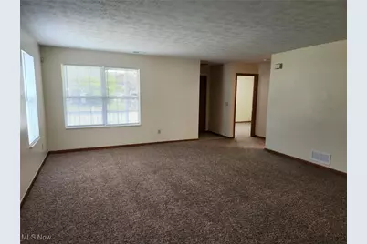 2951 Megan Circle, Youngstown, OH 44505 - Photo 3