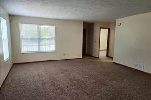 2951 Megan Cir, Youngstown, OH 44505 - Photo 3