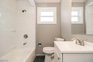 2124 W 101st St, Loveland, OH 44102 - Photo 5