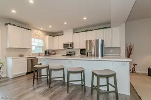 34615 Ethan Way, Willoughby, OH 44094 - Photo 7