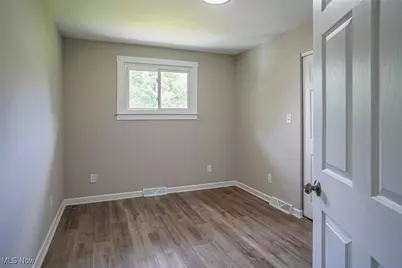 5327 Dunfred Circle SE, Canton, OH 44707 - Photo 15