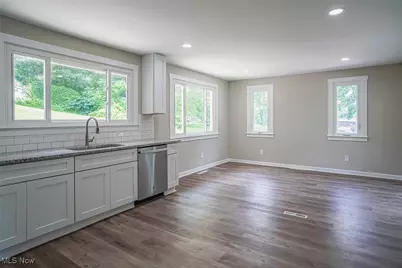 5327 Dunfred Circle SE, Canton, OH 44707 - Photo 13