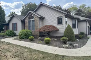 986 S Azalea Blvd, Barberton, OH 44203 - Photo 1