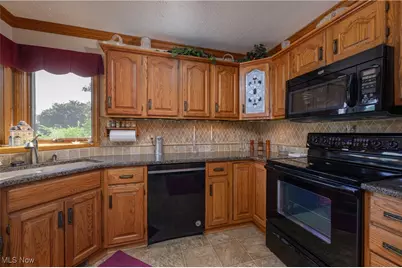 986 S Azalea Boulevard, Barberton, OH 44203 - Photo 25