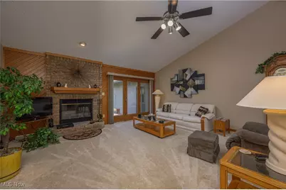 986 S Azalea Boulevard, Barberton, OH 44203 - Photo 15