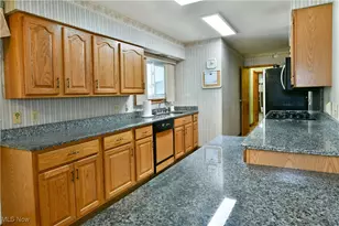 2566 Warren Burton Rd, Worthington, OH 44470 - Photo 7