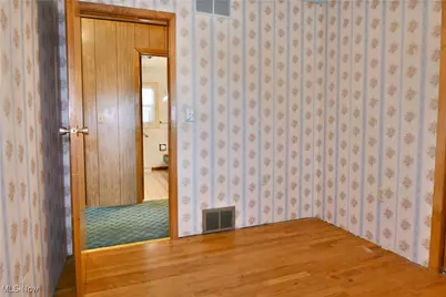 2566 Warren Burton Road, Worthington, OH 44470 - Photo 35